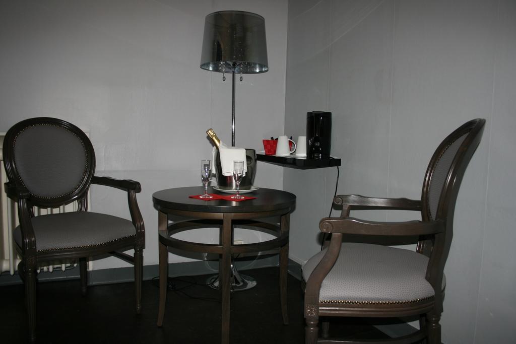 Hostellerie De La Quenoeuille Marquise Zimmer foto